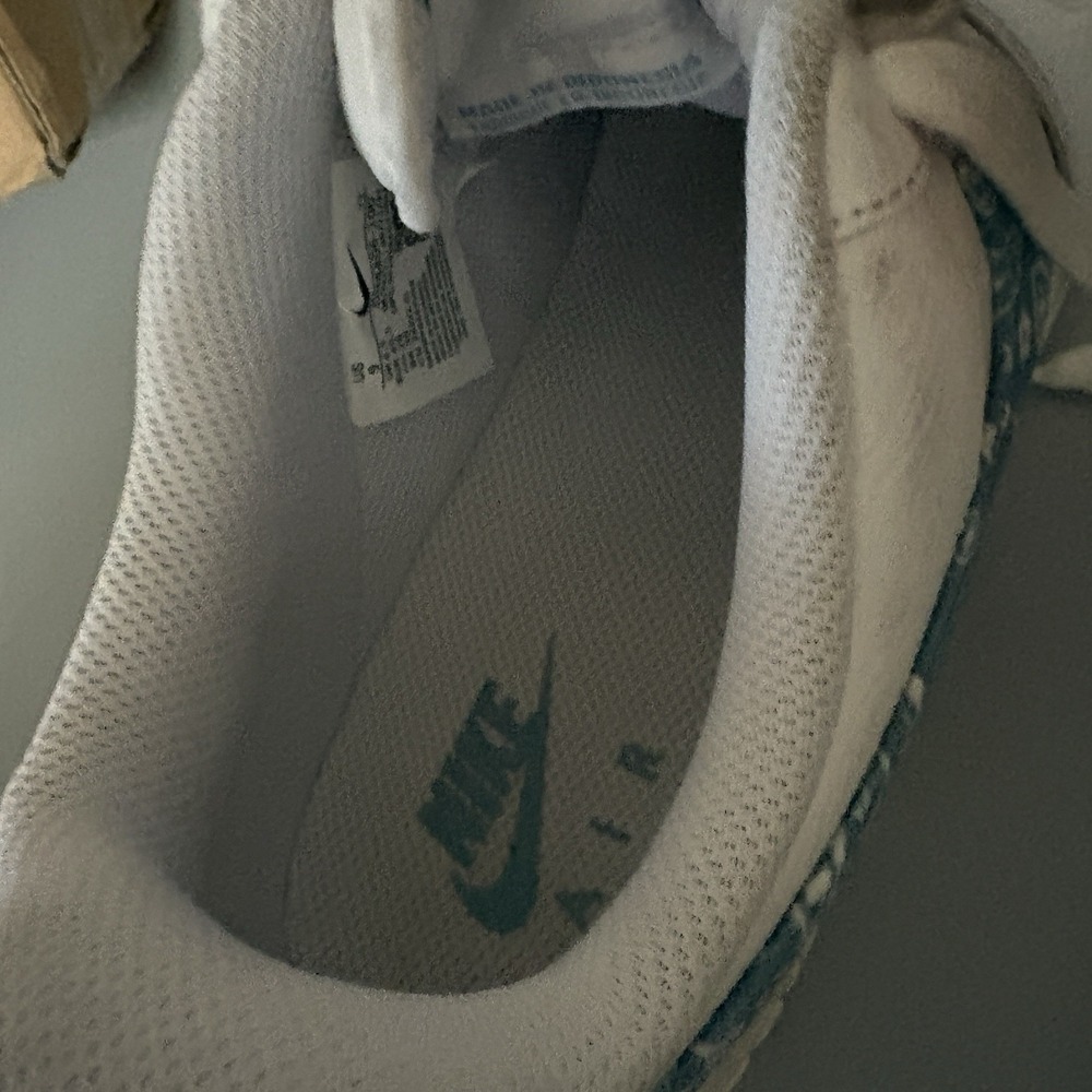 Nike Air Force 1 Low '07 Sneakers Womens 9 White Blue Paisley DH4406-100 - Picture 7 of 16